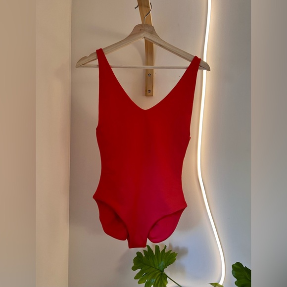 Londre Minimalist Suit Small, Tall - Picture 3 of 7